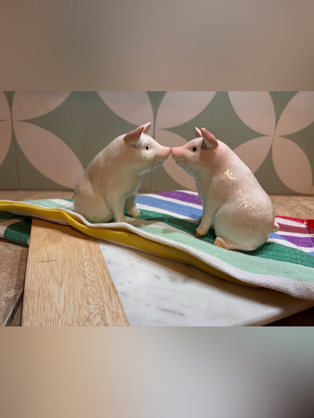 Vintage Otagiri Japan Ceramic Pig Salt & Pepper Shakers